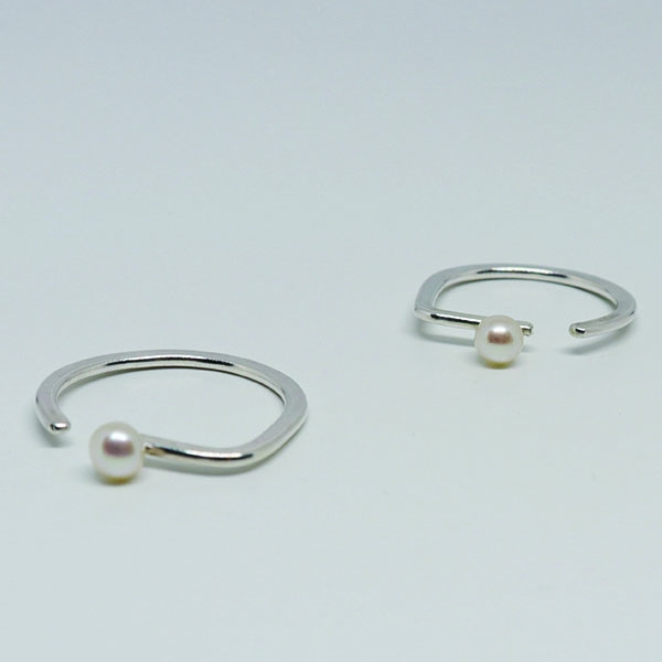 Structure Pearl Ring